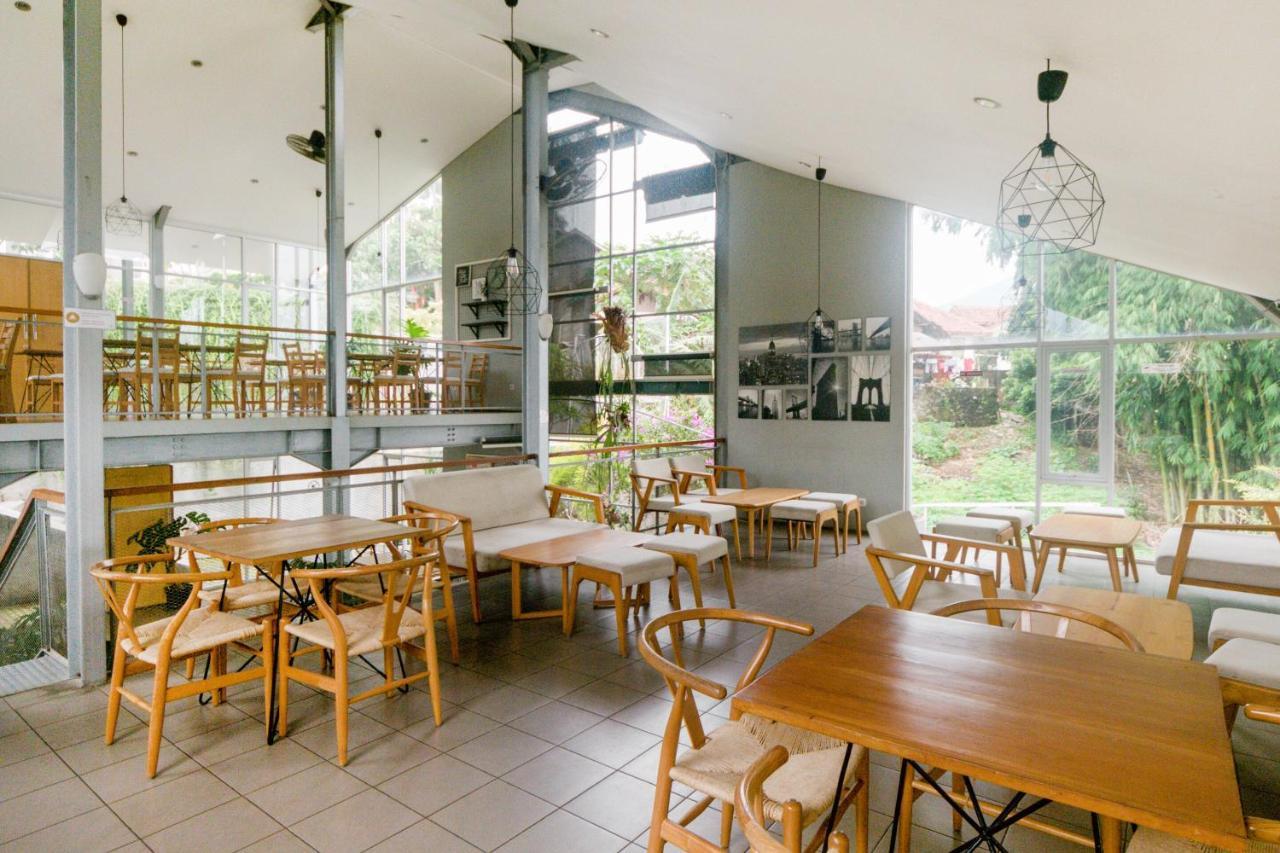 Oyo Life 3204 Beverly Park Bandung Extérieur photo